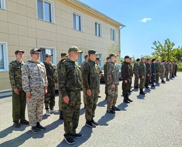 С 2.06 по 6.06. 2025г. на территории Частоозерского МО прошли военно- полевые сборы. Учащиеся 10 класса приняли активное участие.