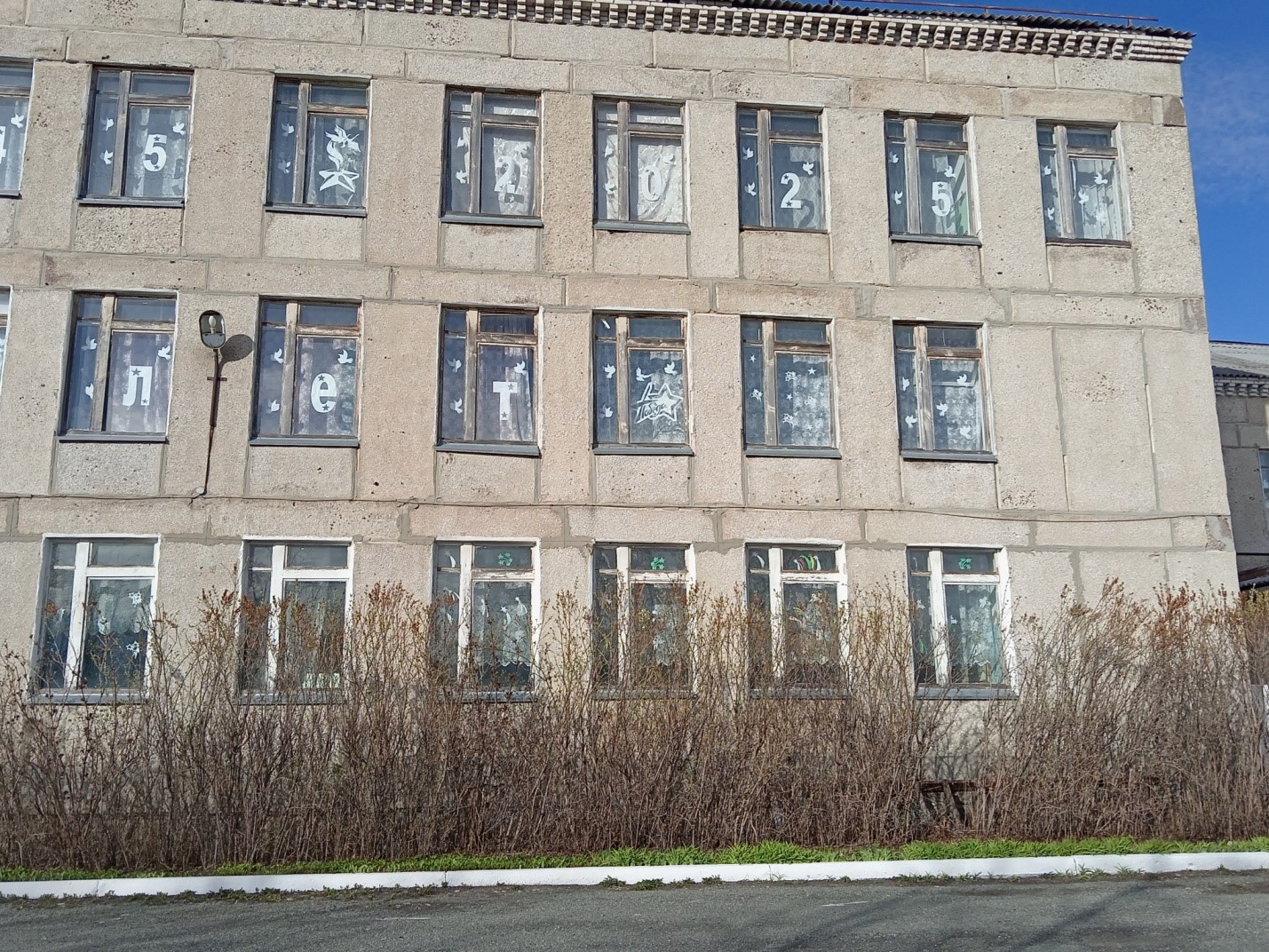 В рамках реализации модельного плана по воспитанию прошла беседа с преподавателем ОБЗР: «О важности прохождения учебных сборов».